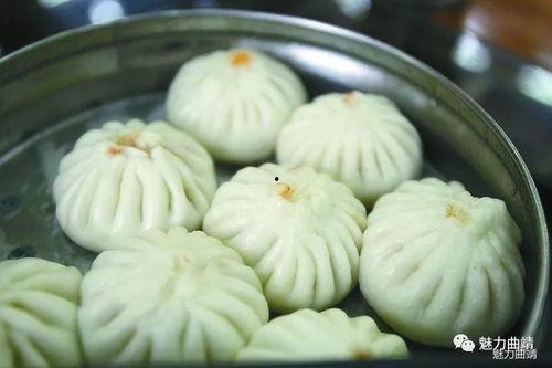 阿瓜包子怎么吃视频教学,轻松学会美味包子的制作方法