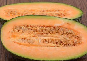 吃哈密瓜的帅哥是谁啊视频,吃哈密瓜的帅哥究竟是谁？