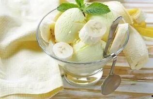 小朋友吃哈密瓜冰激凌视频,小朋友欢乐品尝哈密瓜冰激凌