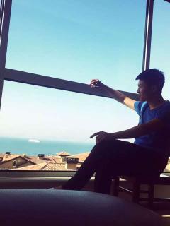 新郎吃瓜群众的视频真实,揭秘婚礼现场惊人一幕