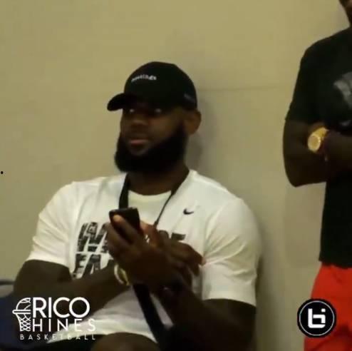 詹姆斯吃瓜的视频